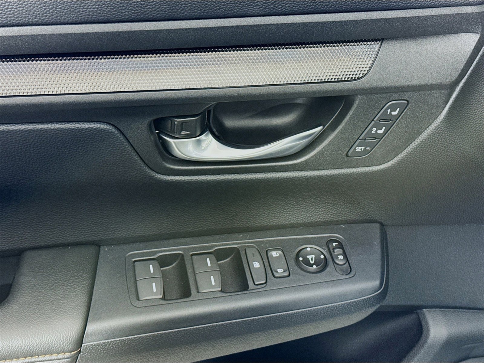 Used 2025 Honda CR-V Sport-L image 15
