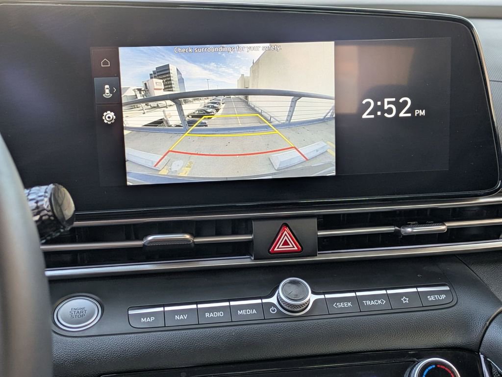 Used 2025 Hyundai Elantra SEL image 16