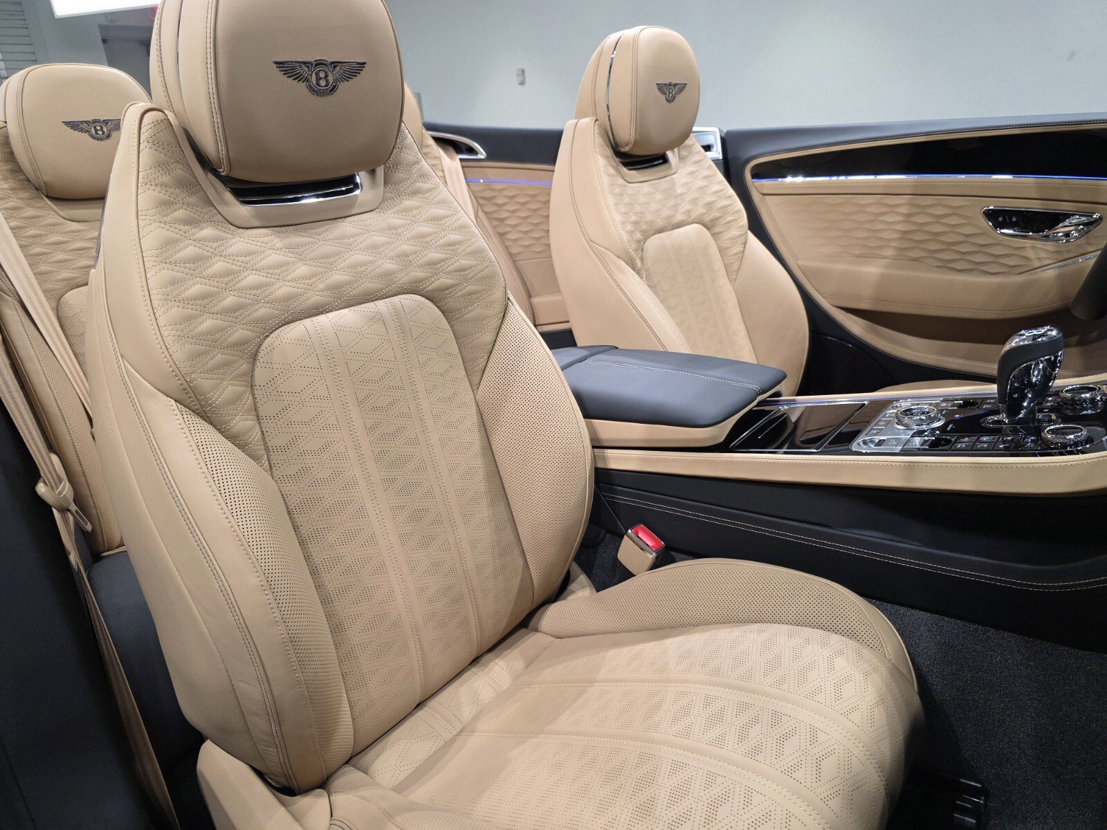 Used 2025 Bentley Continental GT Speed image 25