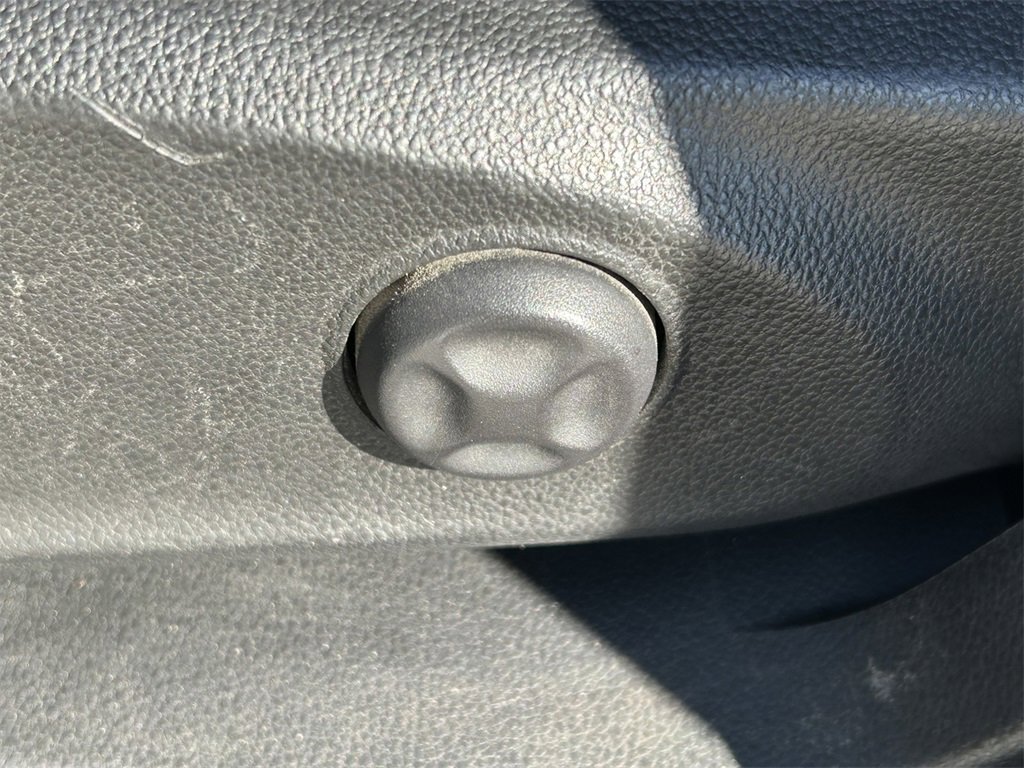 Used 2019 Buick Envision Essence image 28