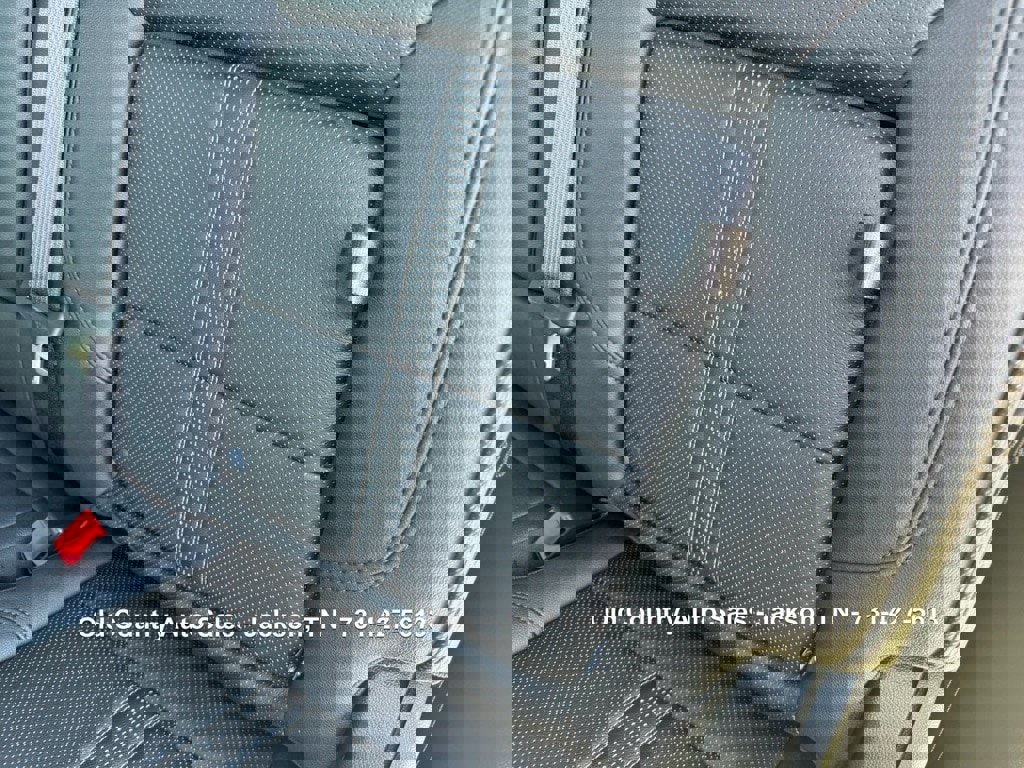 Used 2025 Chevrolet Silverado 2500 High Country w/ Midnight Edition image 37