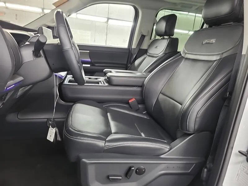Used 2025 Ford Expedition Max Platinum AWD/4WD image 10