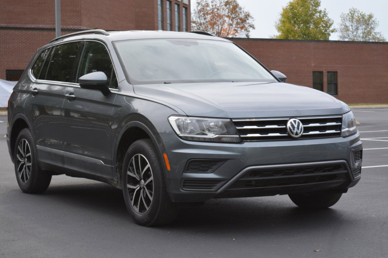 Used 2021 Volkswagen Tiguan SE image 3