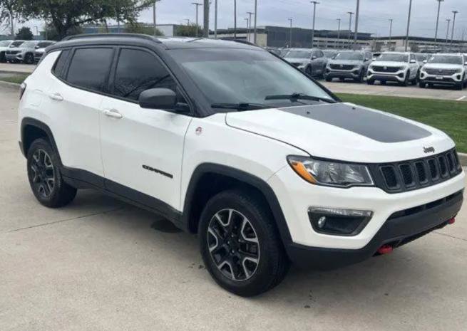Used 2019 Jeep Compass Trailhawk image 1