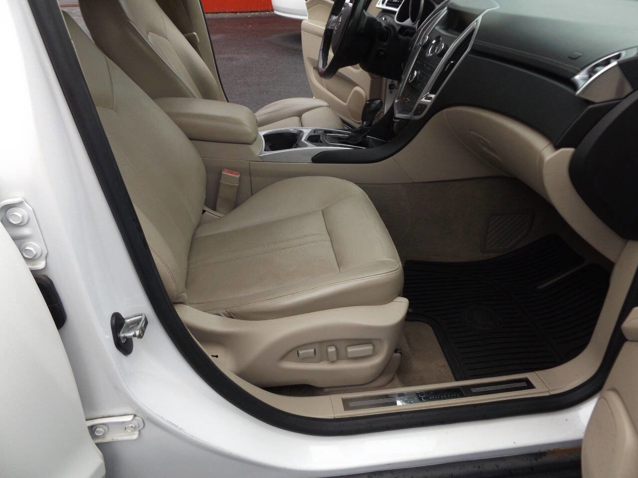 Used 2012 Cadillac SRX Luxury image 22