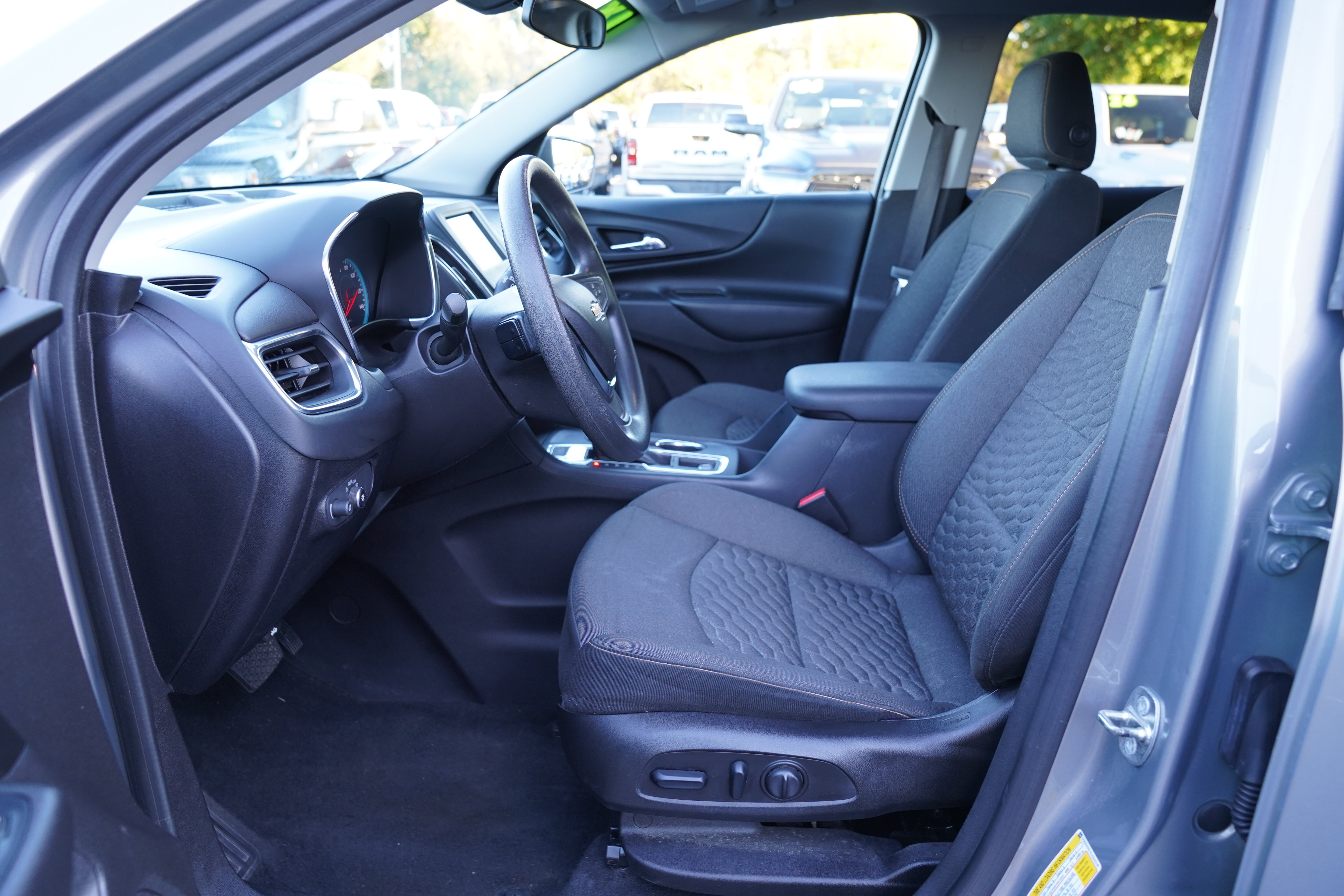 Used 2018 Chevrolet Equinox LT AWD/4WD image 4