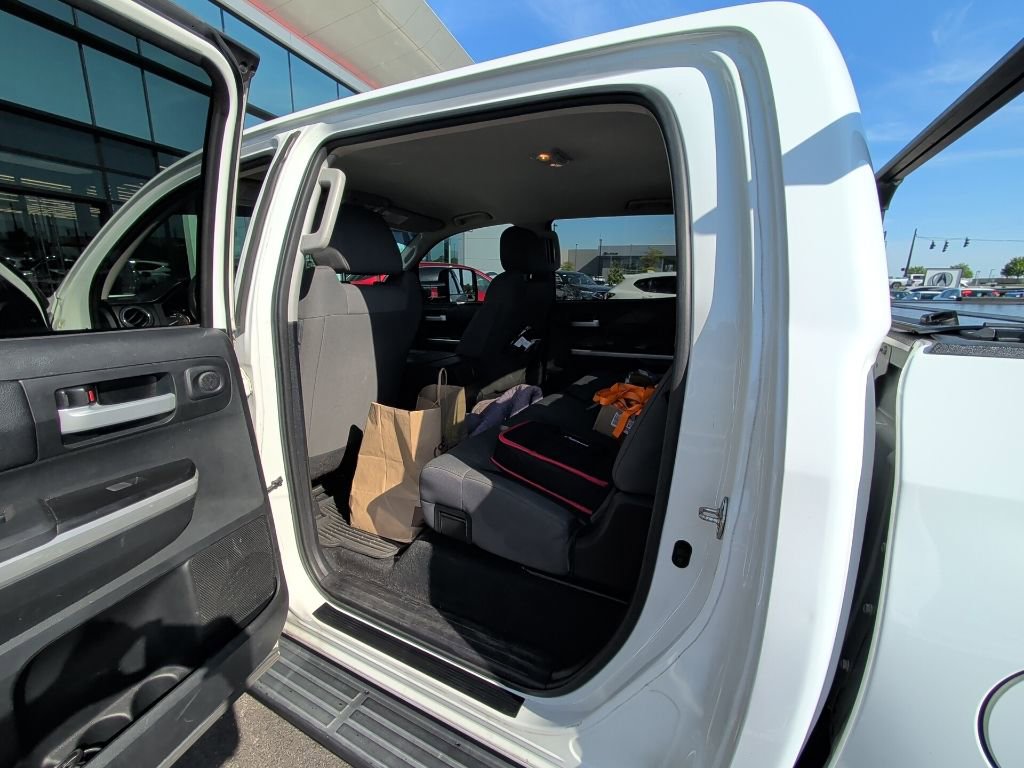 Used 2017 Toyota Tundra SR5 w/ SR5 Upgrade Package AWD/4WD image 17