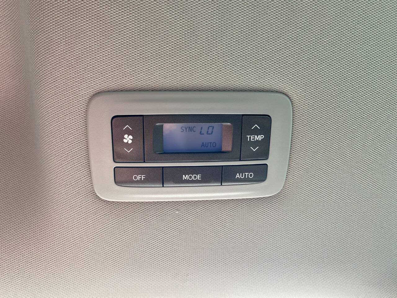 Used 2020 Toyota Sienna XLE FWD image 23