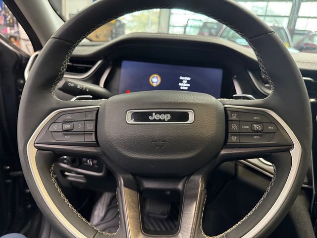 Used 2023 Jeep Grand Cherokee Limited w/ MOPAR Finishing Package image 19