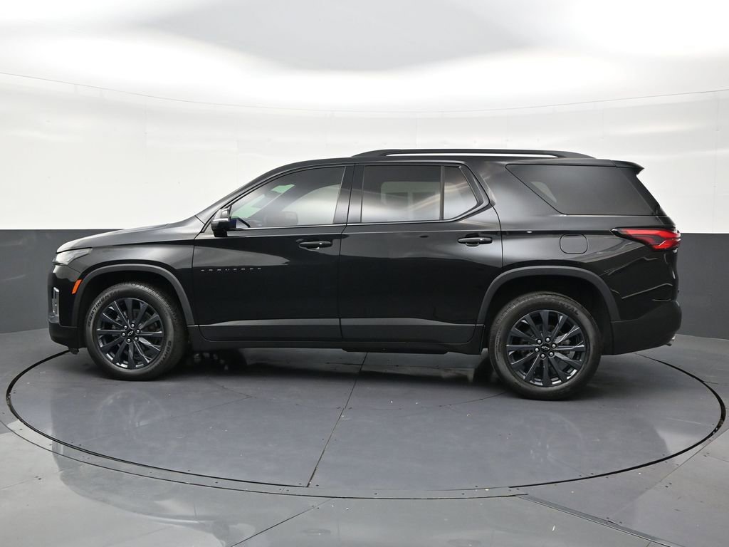 Used 2023 Chevrolet Traverse RS FWD image 2