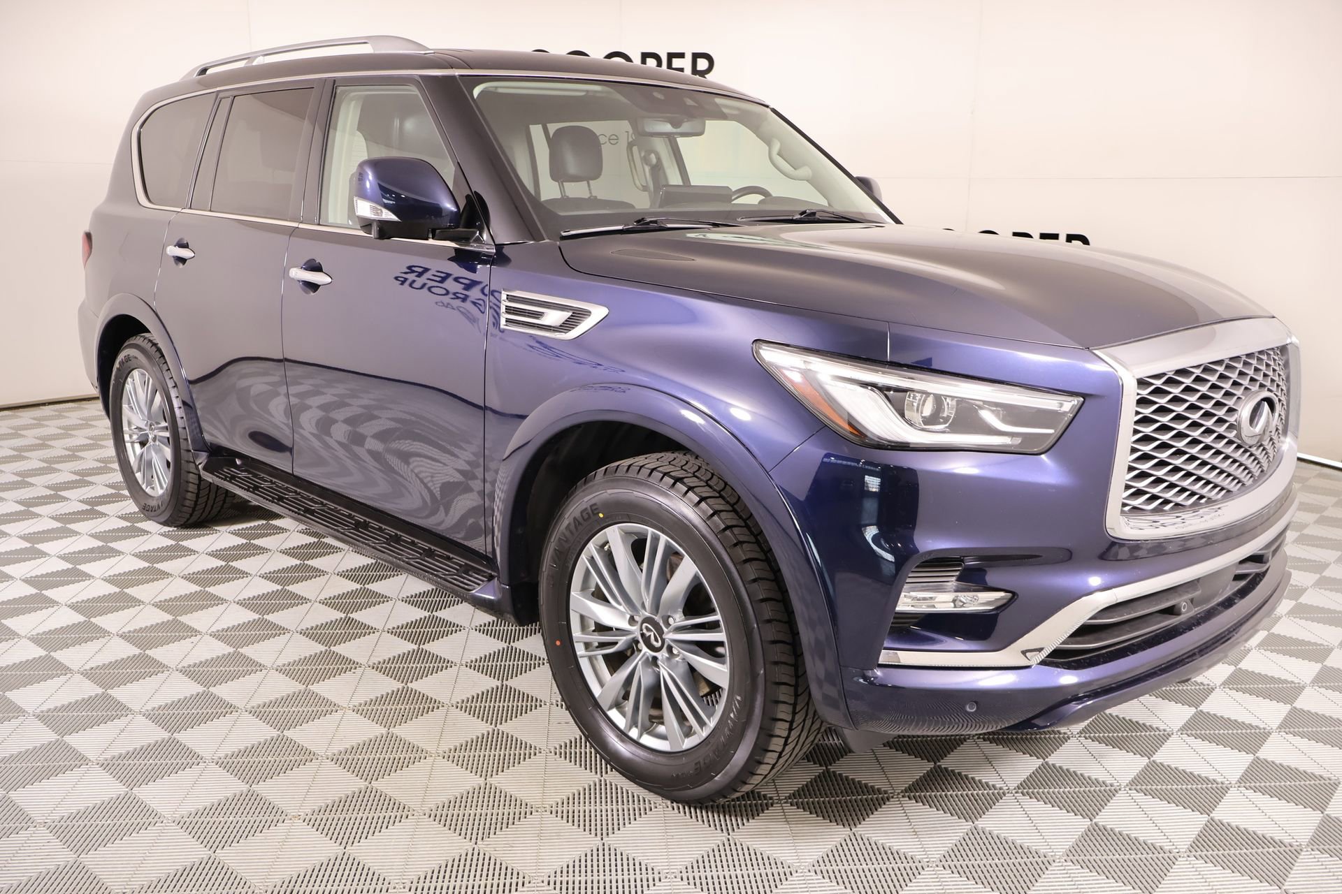 Used 2024 INFINITI QX80 Luxe image 1