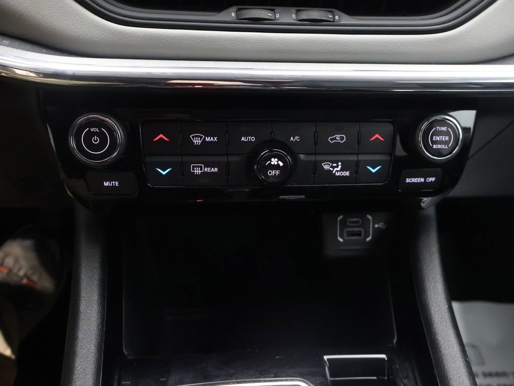 Used 2022 Jeep Compass Limited image 27