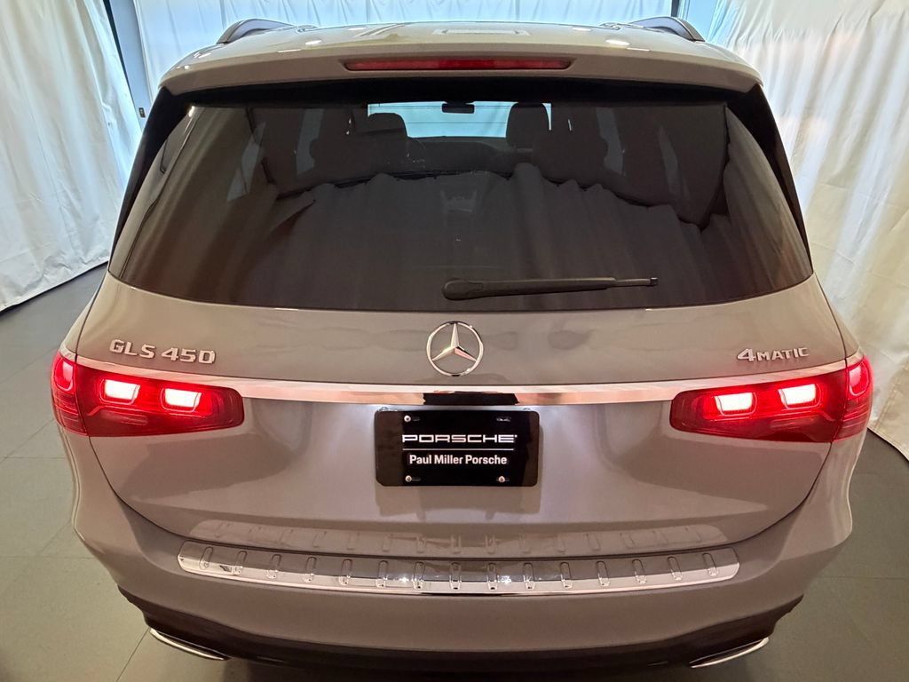 Used 2025 Mercedes-Benz GLS 450 4MATIC image 8