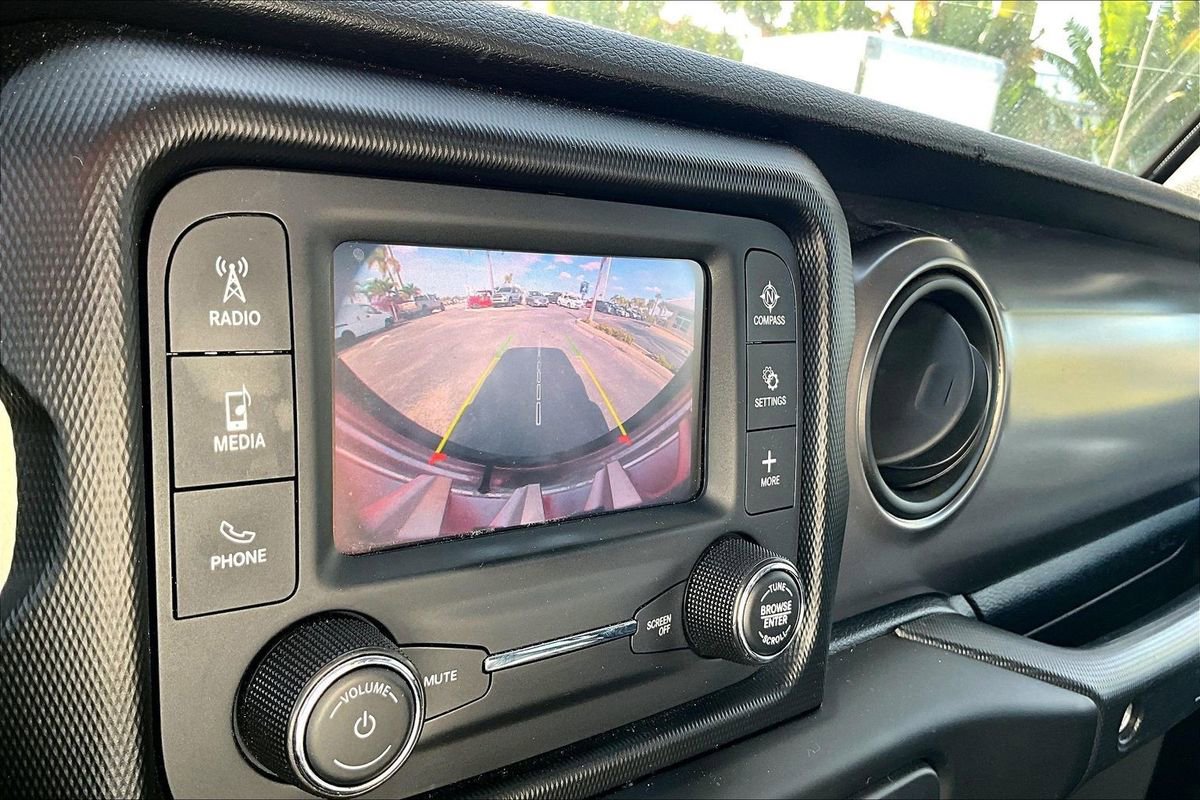 Used 2020 Jeep Wrangler Unlimited Sport image 14