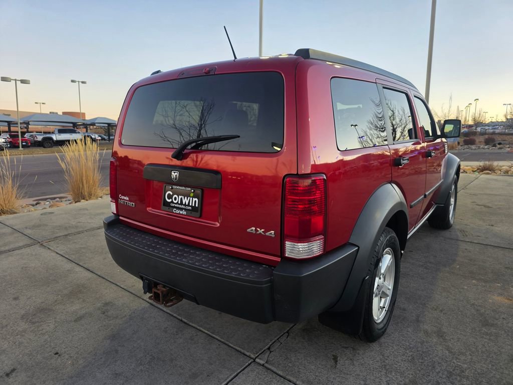 Used 2007 Dodge Nitro SXT image 8