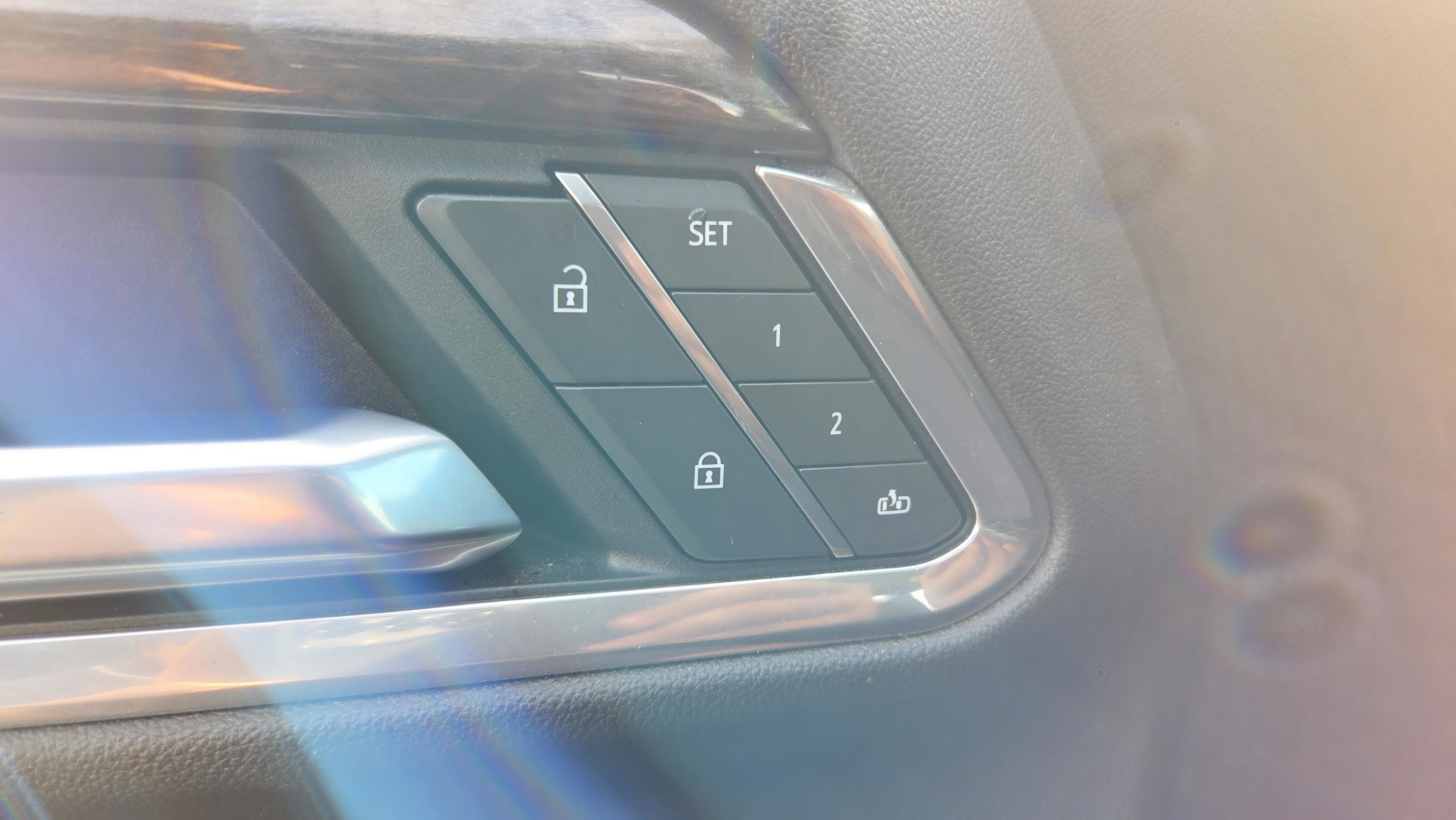 Used 2025 Chevrolet Silverado 2500 LTZ w/ LTZ Premium Package image 36