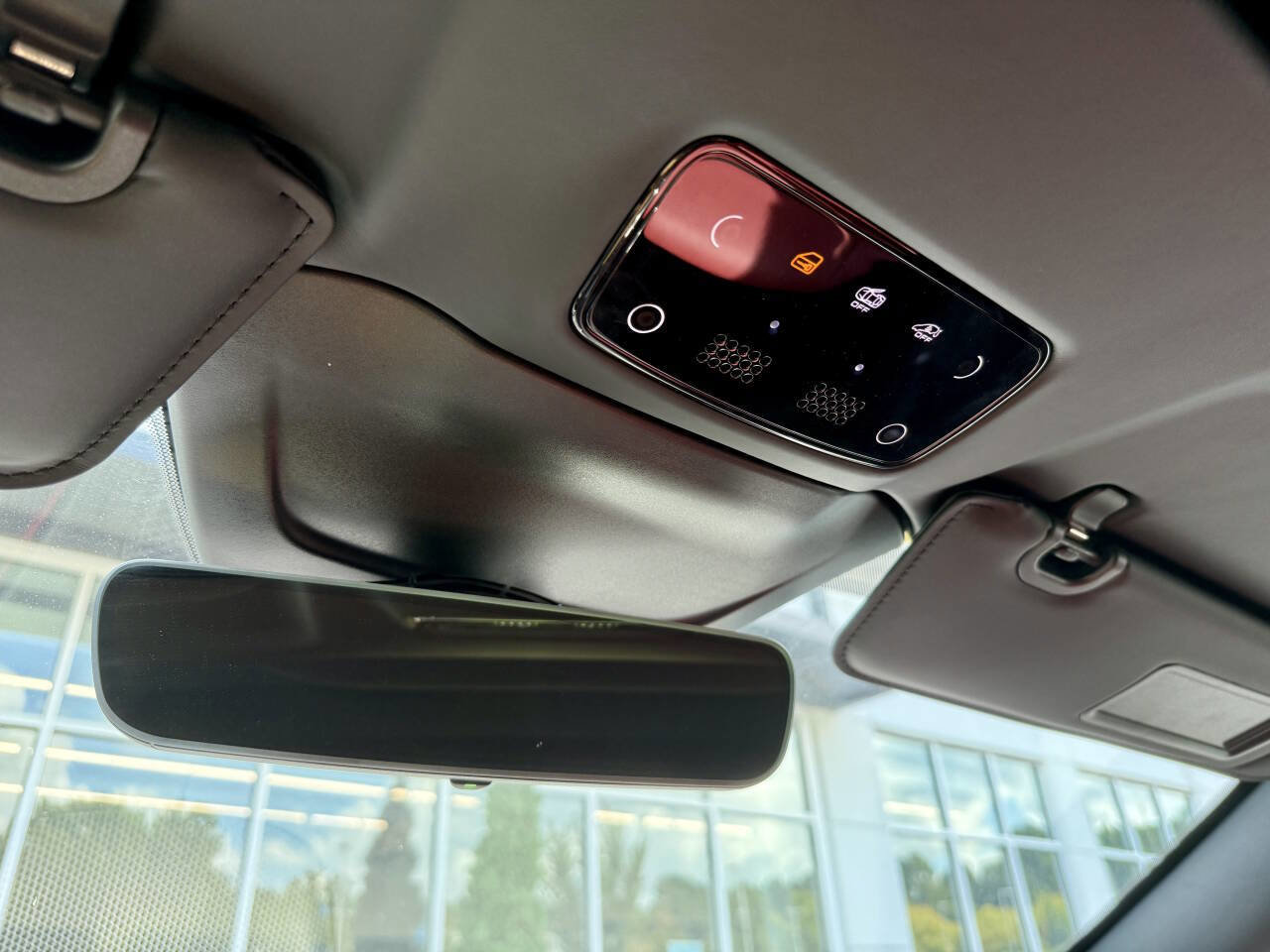 Used 2025 Ferrari Roma Spider image 39