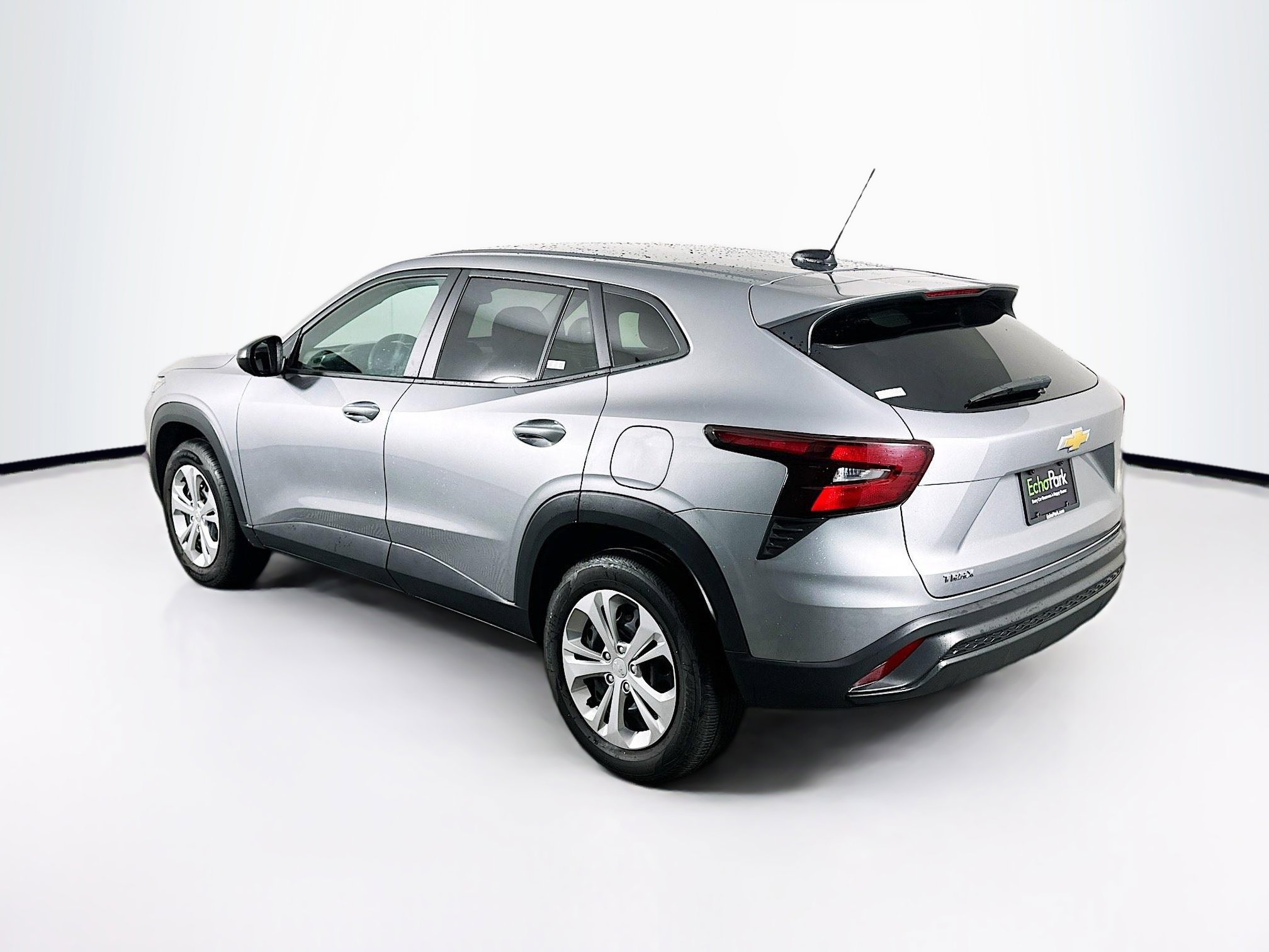 Used 2025 Chevrolet Trax LS image 5