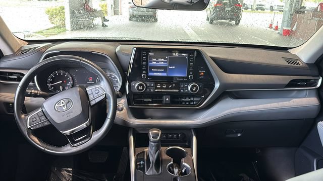 Certified 2021 Toyota Highlander XLE FWD image 14