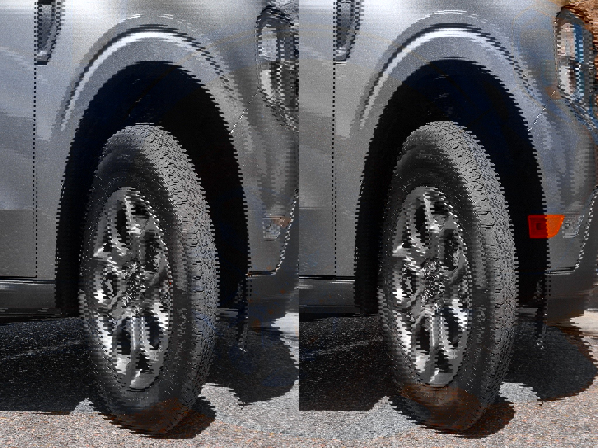 New 2025 Ford Maverick XLT image 13