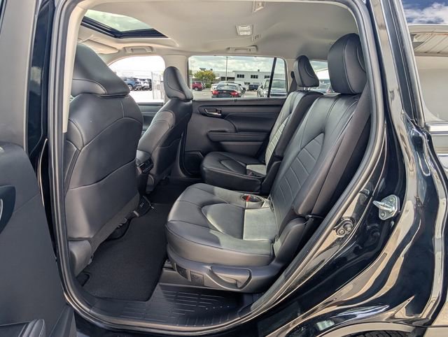 Used 2024 Toyota Highlander XLE image 9