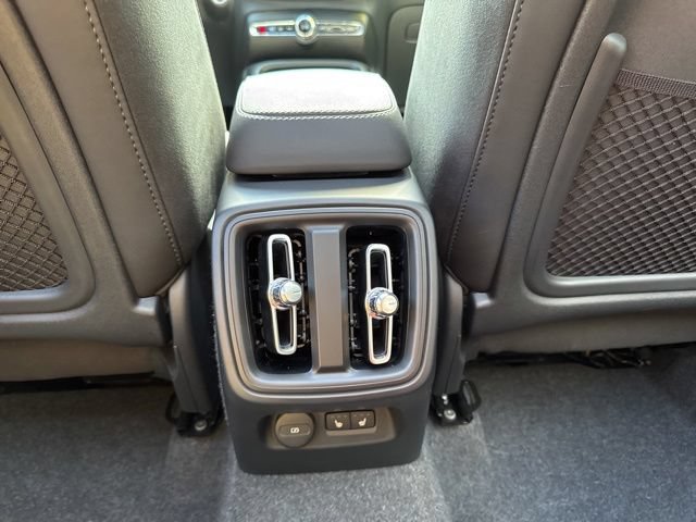 Certified 2025 Volvo XC40 B5 Plus AWD/4WD image 16