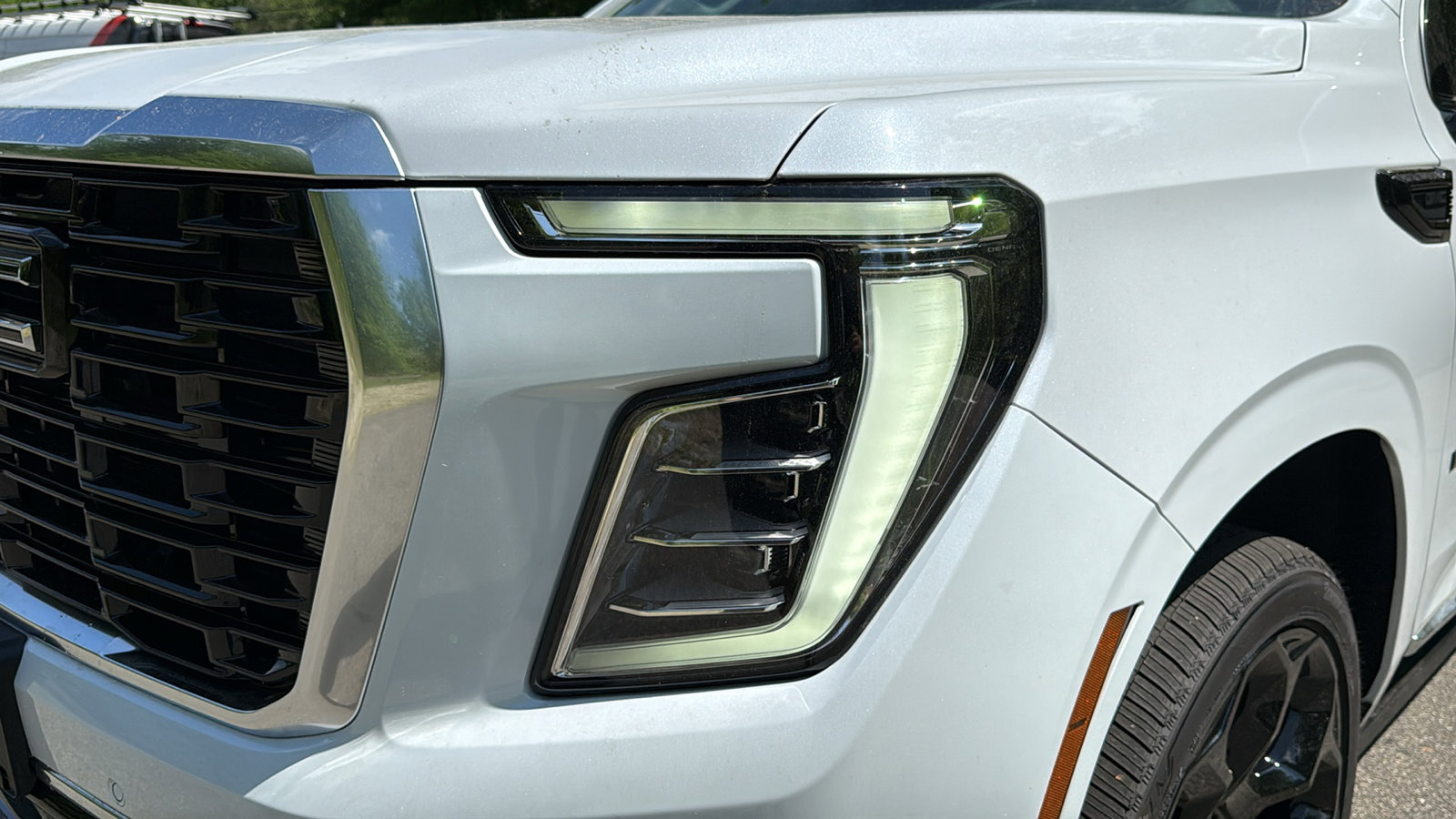 New 2026 GMC Yukon Denali w/ Denali Reserve Package AWD/4WD image 4