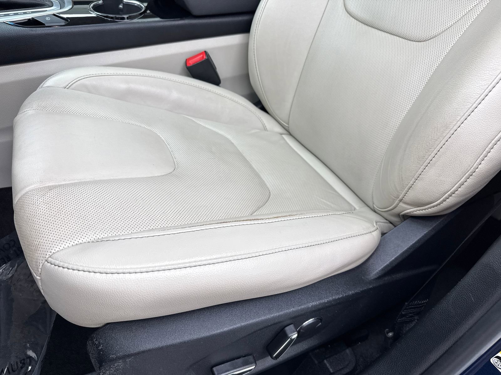 Used 2017 Ford Edge Titanium w/ Equipment Group 301A FWD image 35