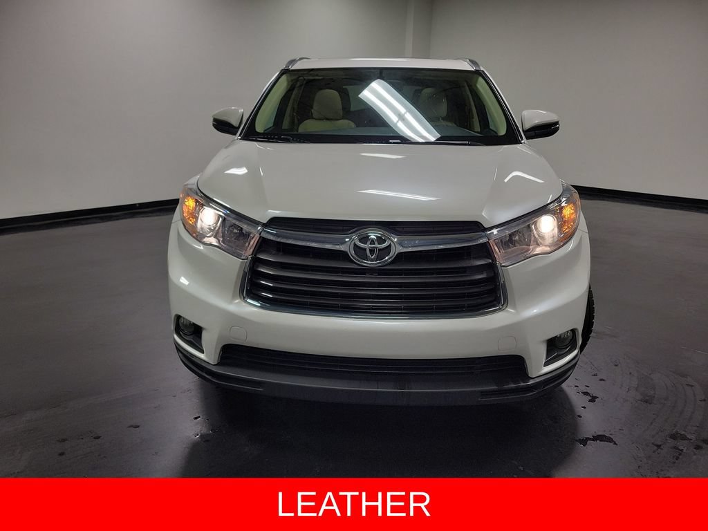 Used 2016 Toyota Highlander XLE AWD/4WD image 2