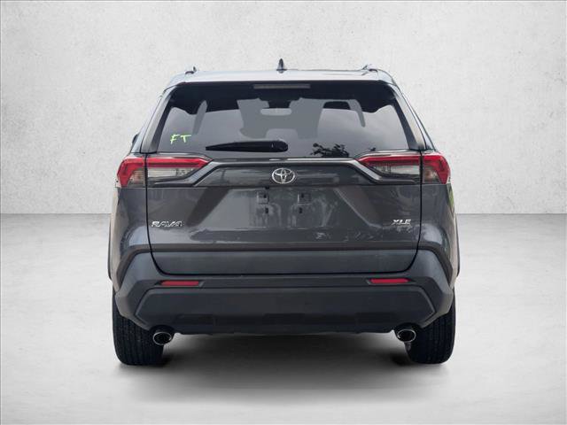 Used 2021 Toyota RAV4 XLE w/ Convenience Package FWD image 4
