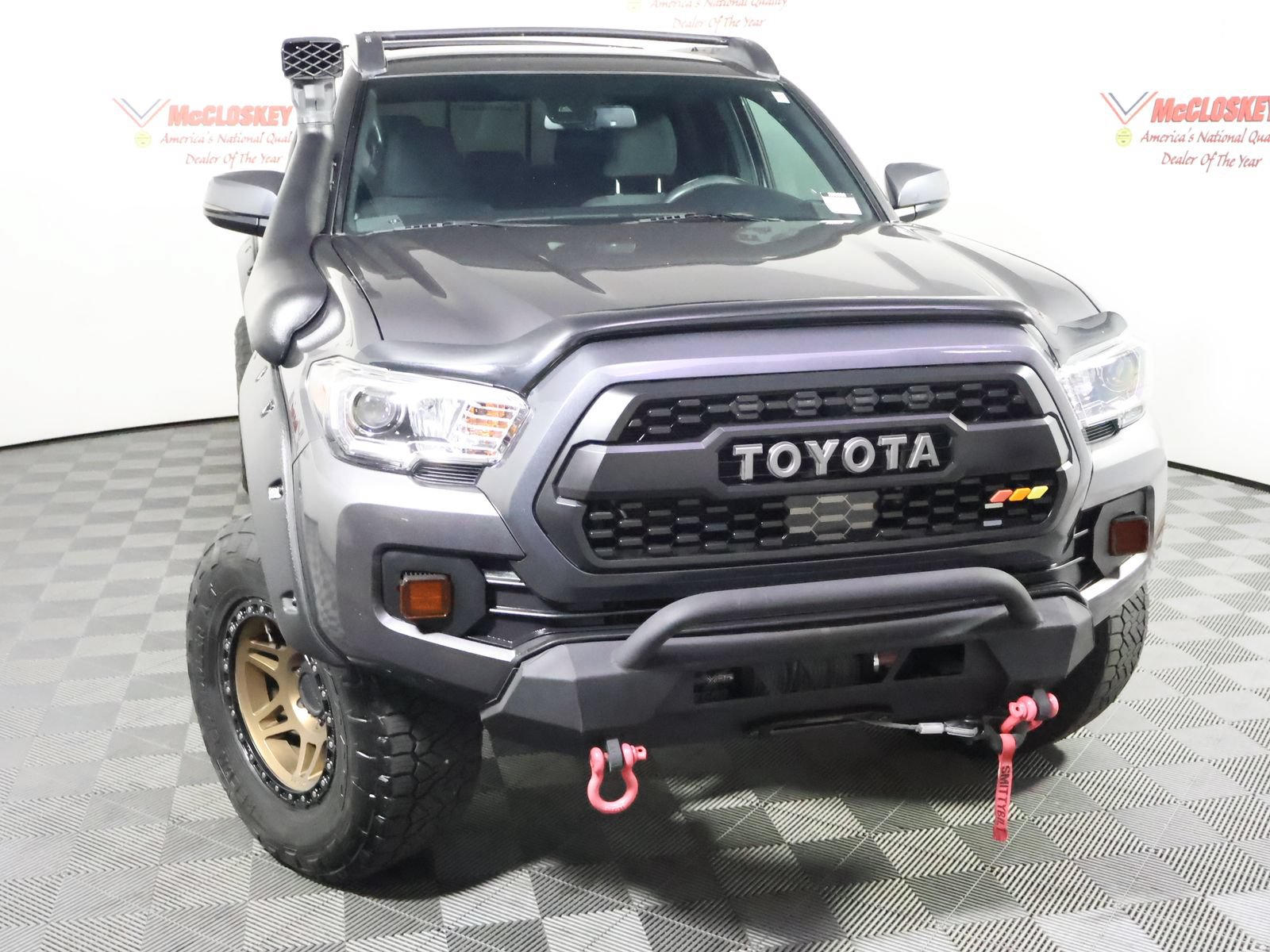Used 2019 Toyota Tacoma TRD Off-Road w/ Technology Package AWD/4WD image 12