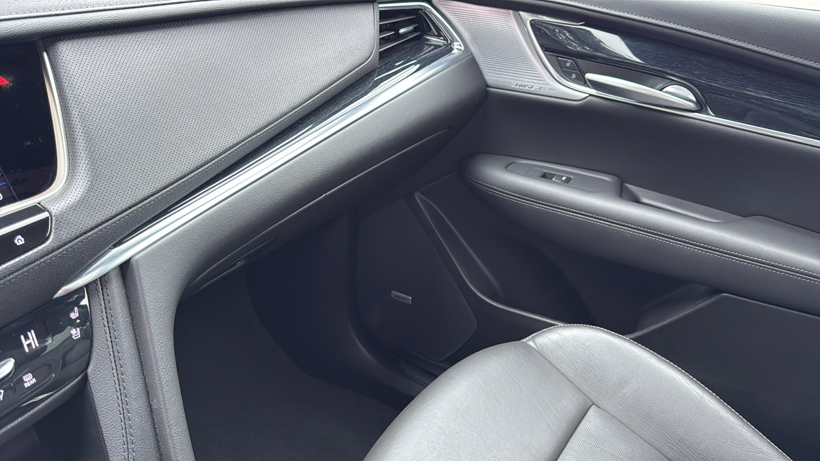 Certified 2025 Cadillac XT5 Premium Luxury image 27