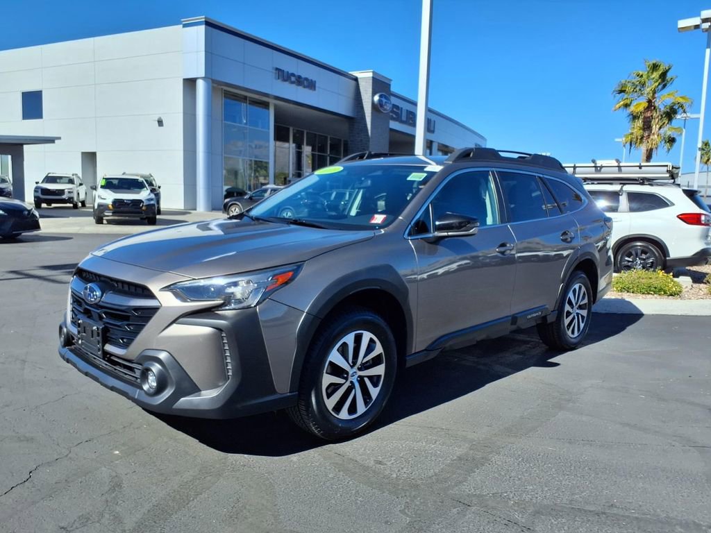 Used 2023 Subaru Outback Premium image 8