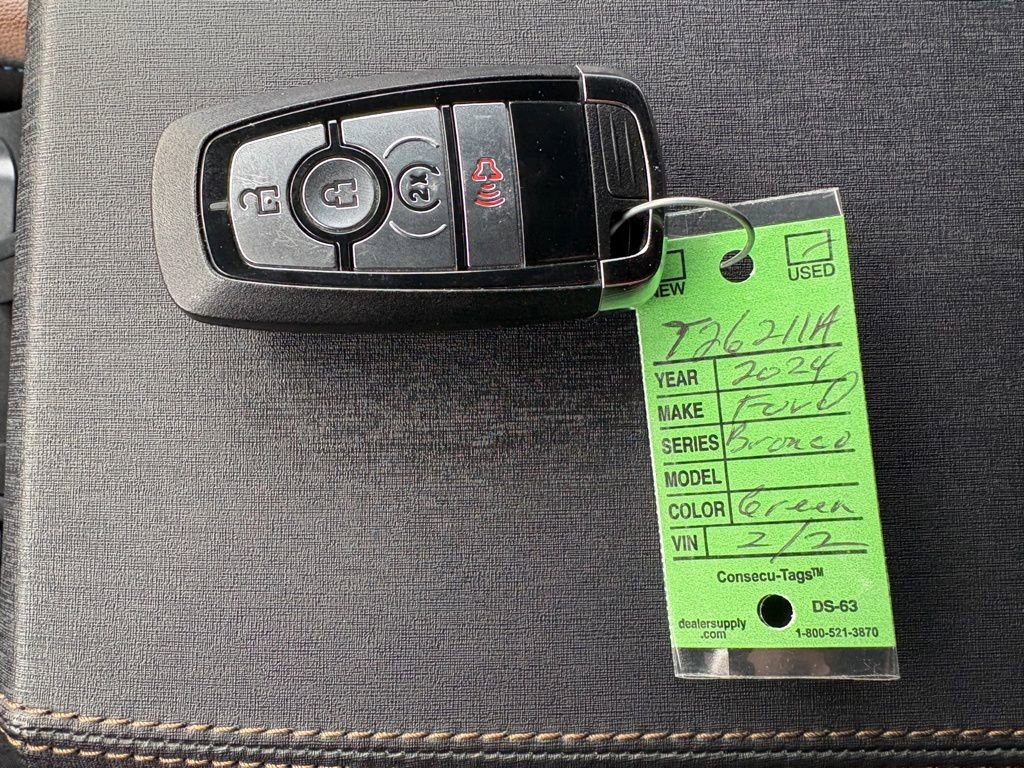 Used 2024 Ford Bronco Outer Banks image 32