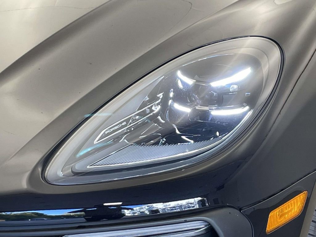 New 2025 Porsche Macan image 15
