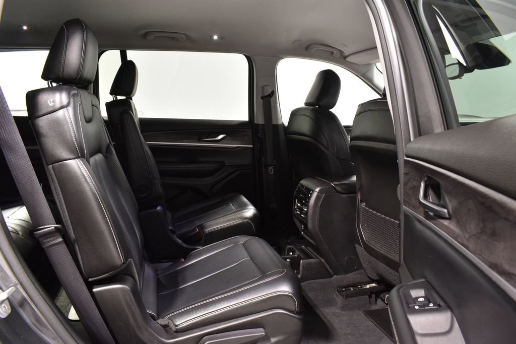 Used 2023 Jeep Grand Cherokee L Limited image 29