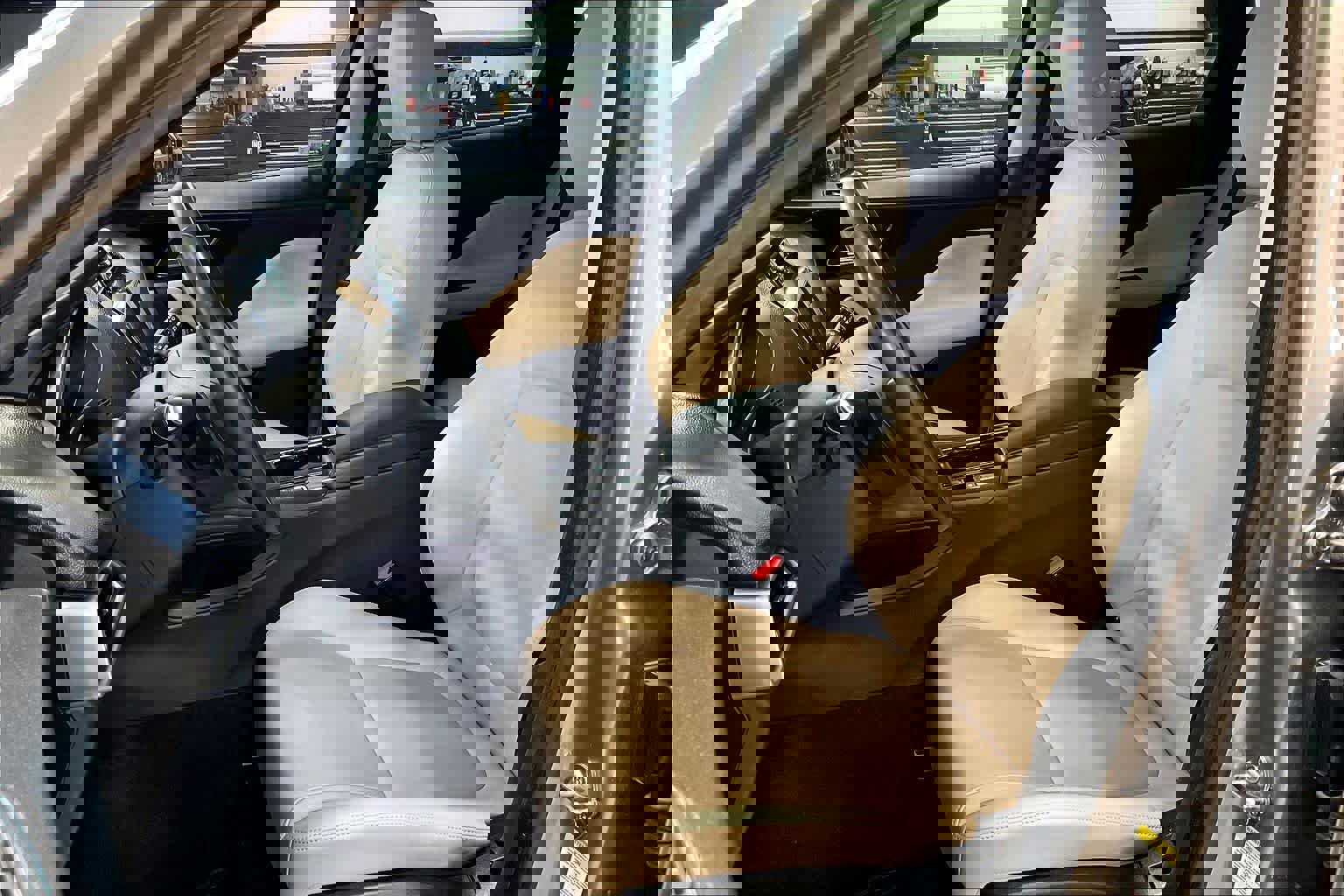 Used 2017 Jaguar F-PACE Premium image 8