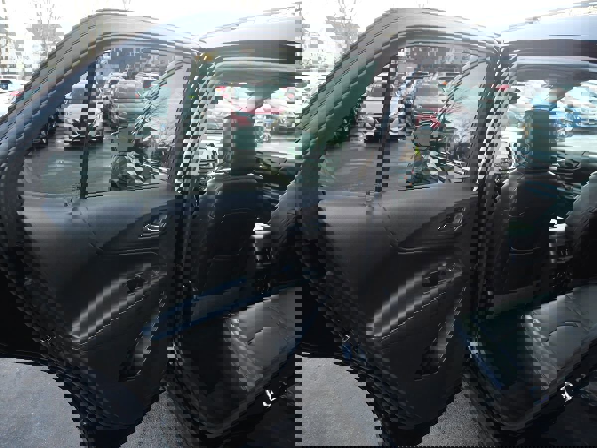 Used 2018 Chevrolet Equinox Premier image 24