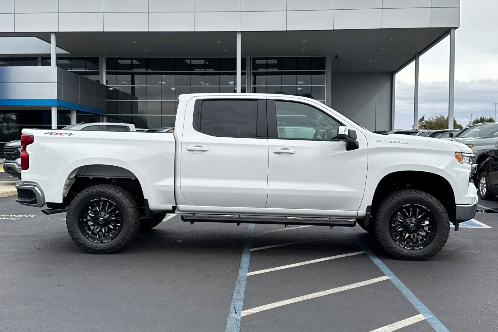 New 2025 Chevrolet Silverado 1500 LT image 2