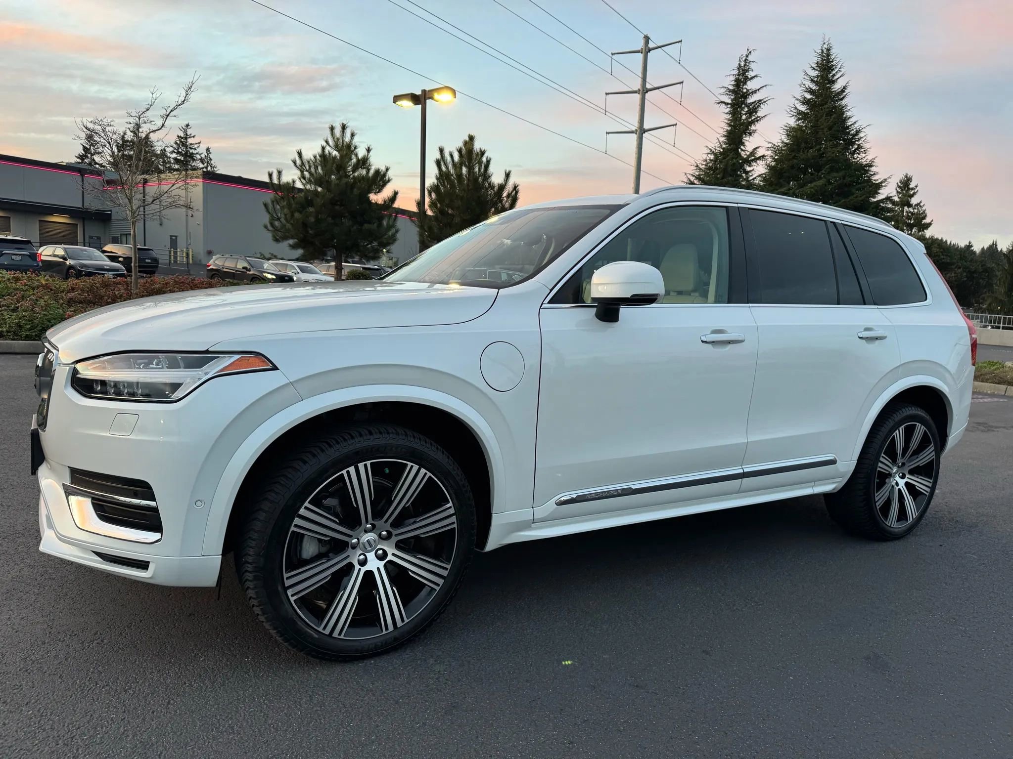 Used 2022 Volvo XC90 T8 Inscription w/ Advanced Package image 5