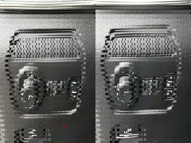 Used 2024 Jeep Wagoneer L Series II image 22