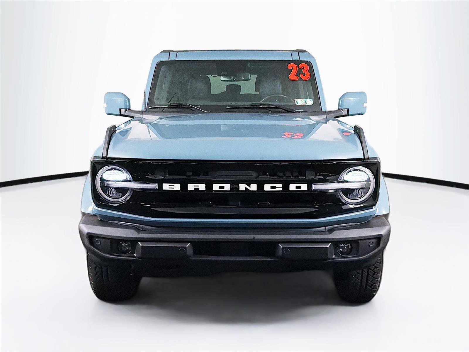 Used 2023 Ford Bronco Outer Banks AWD/4WD image 2