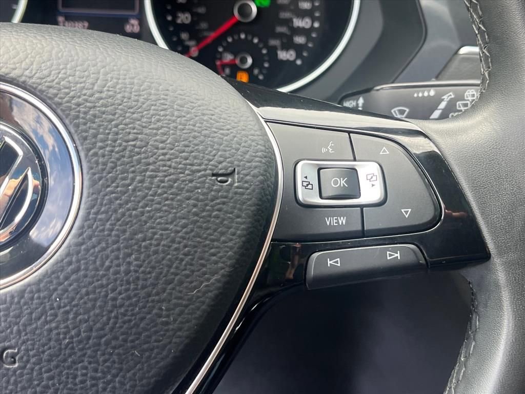 Used 2020 Volkswagen Tiguan SE w/ Panoramic Sunroof Package AWD/4WD image 22