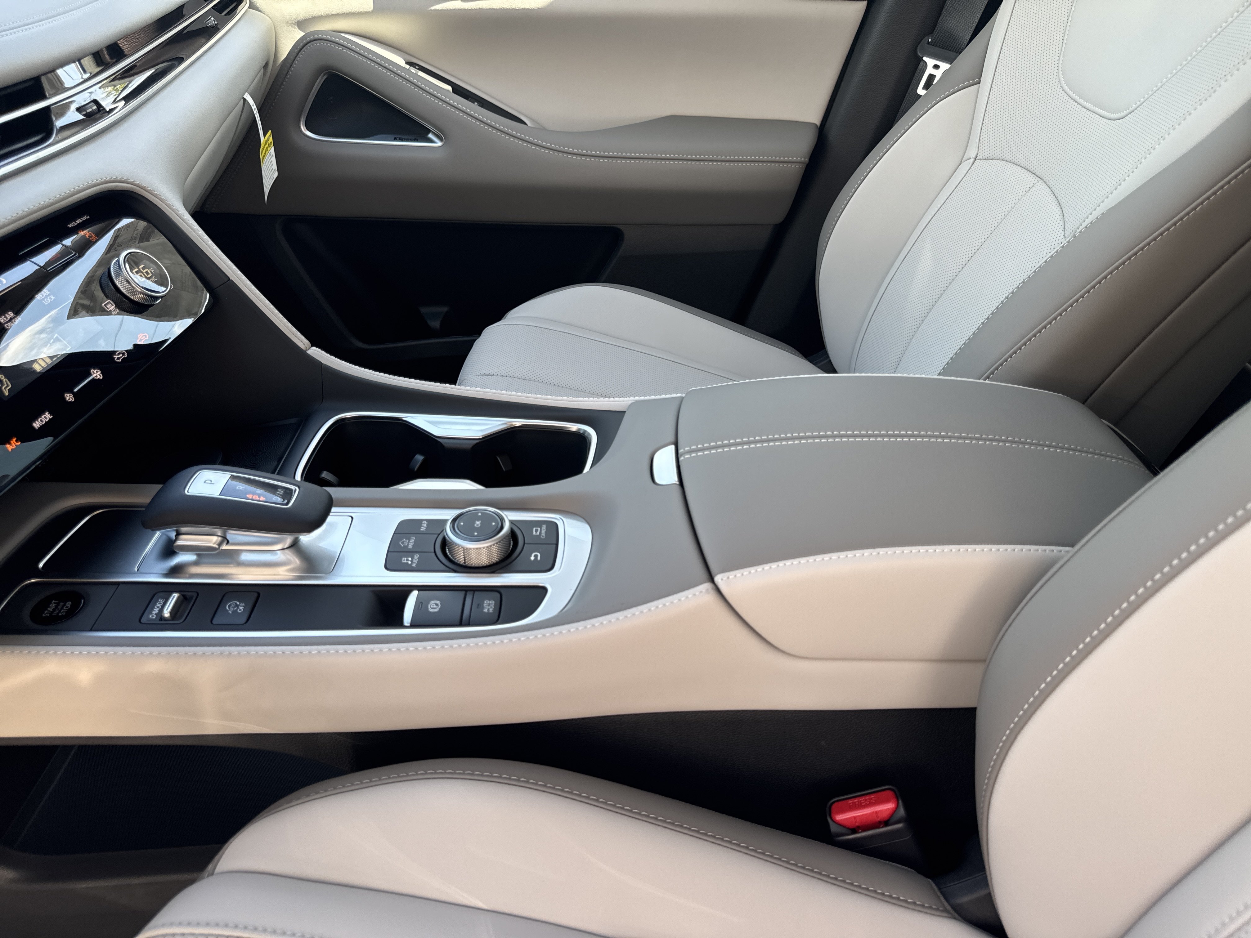 New 2027 INFINITI QX60 Luxe w/ Cargo Package FWD image 20