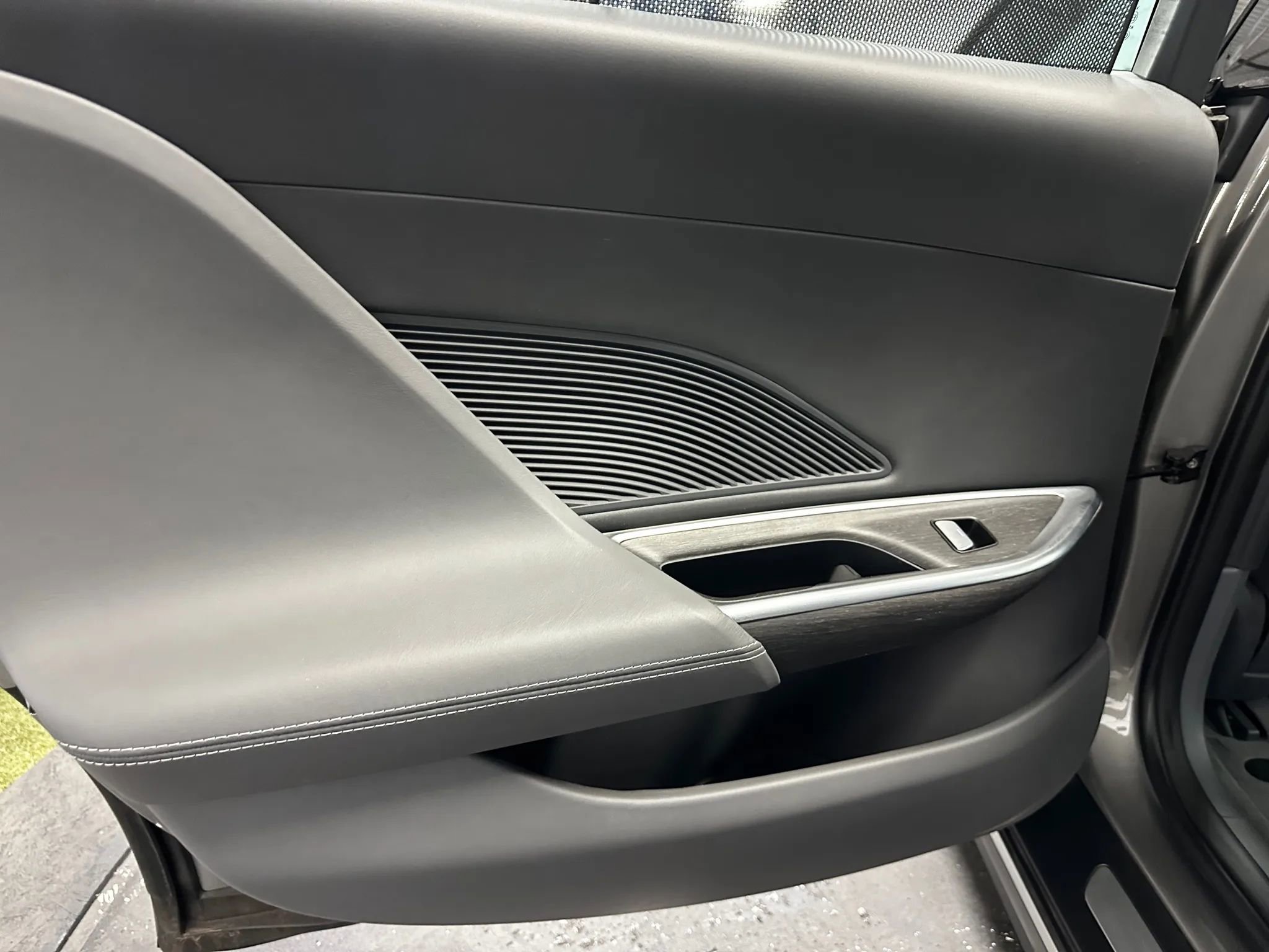 Used 2022 Lucid Air Grand Touring image 18