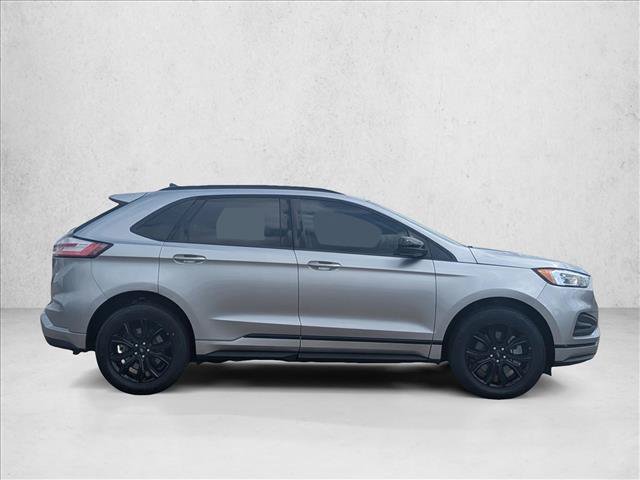 Used 2024 Ford Edge SE w/ Black Appearance Package AWD/4WD image 4