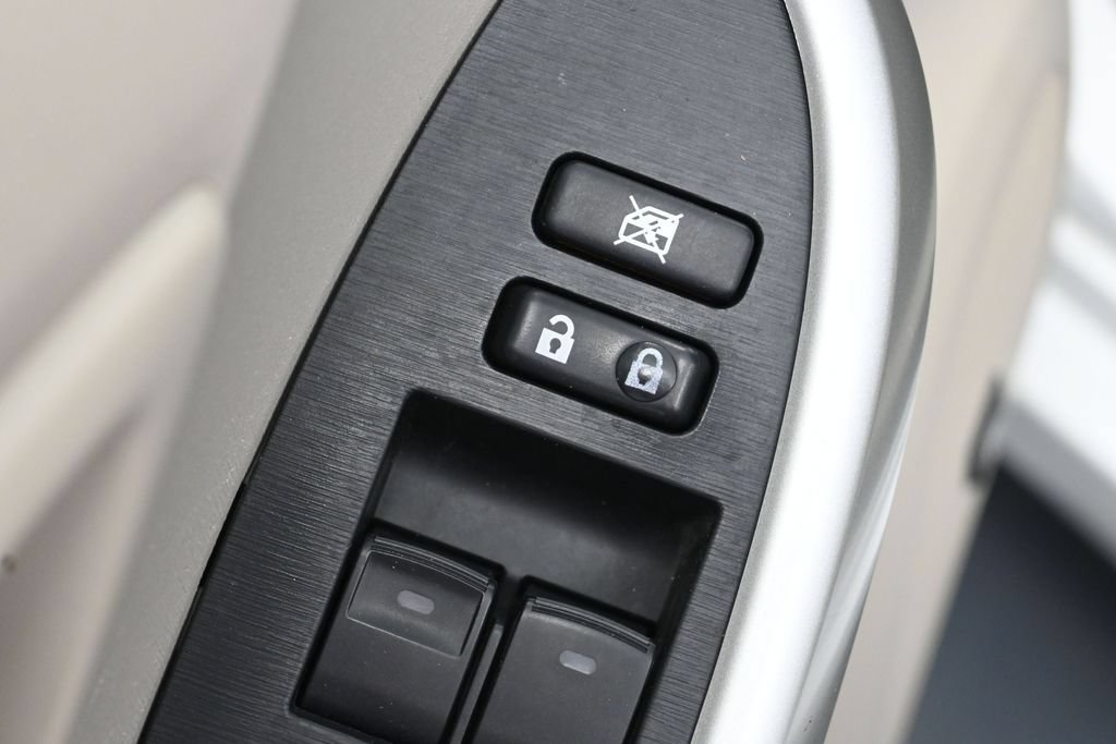 Used 2014 Toyota Prius Four FWD image 12