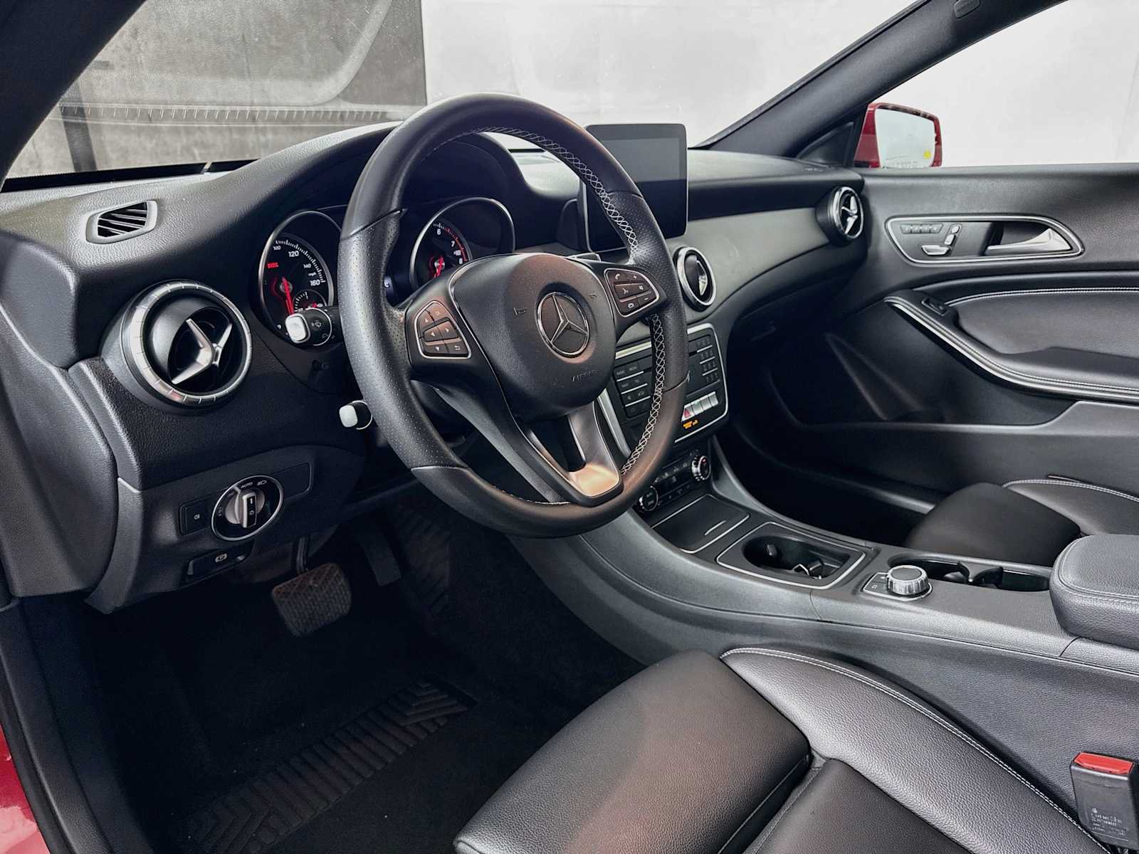 Used 2018 Mercedes-Benz CLA 250 4MATIC image 9