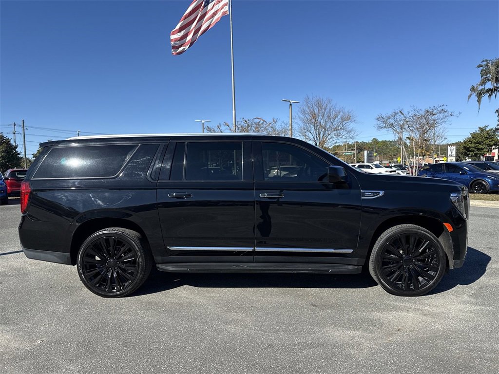 Used 2021 GMC Yukon XL SLT image 2