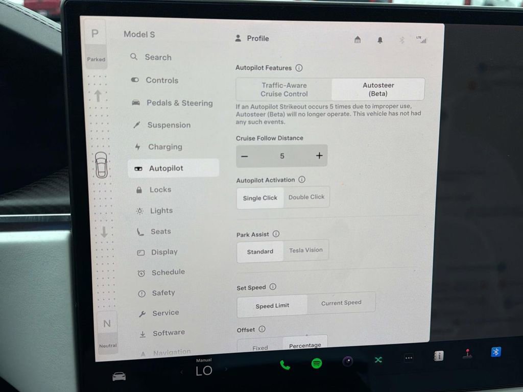 Used 2022 Tesla Model S Plaid image 17